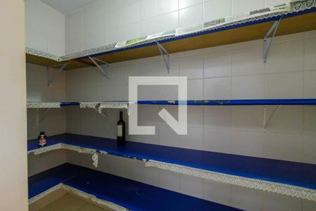 Casa de condomínio à venda com 280m², 4 quartos e 2 vagasCozinha Despensa