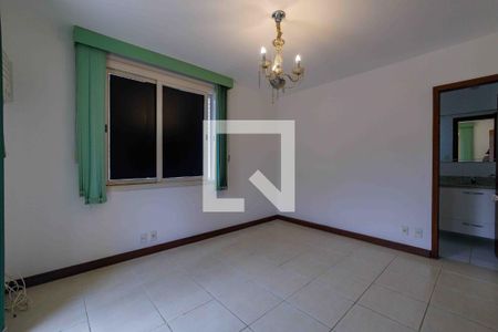 Casa de condomínio à venda com 280m², 4 quartos e 2 vagasSuíte 3