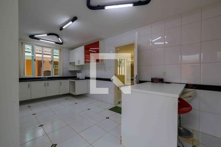 Casa de condomínio à venda com 280m², 4 quartos e 2 vagasCozinha
