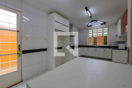 Casa de condomínio à venda com 280m², 4 quartos e 2 vagasCozinha