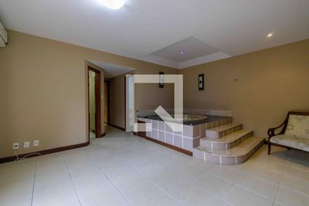 Casa de condomínio à venda com 280m², 4 quartos e 2 vagasSuíte 2