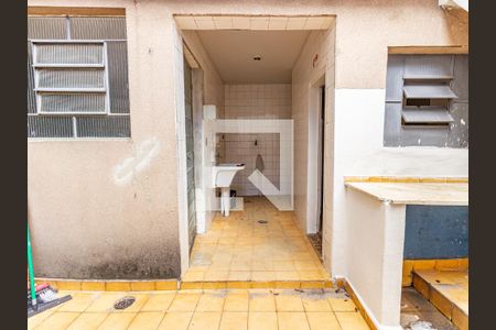 Casa para alugar com 118m², 2 quartos e 2 vagas Casa para alugar com 118m², 2 quartos e 2 vagasArea de serviço e Quintal