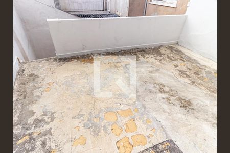 Casa para alugar com 118m², 2 quartos e 2 vagas Casa para alugar com 118m², 2 quartos e 2 vagasArea de serviço e Quintal