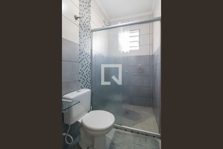 Casa à venda com 170m², 3 quartos e 5 vagasBanheiro do Quarto 1 