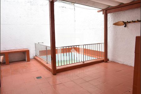 Casa de condomínio para alugar com 120m², 2 quartos e 4 vagasÁrea comum - Piscina