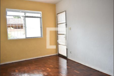 Casa de condomínio para alugar com 120m², 2 quartos e 4 vagasSala