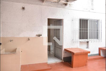 Casa de condomínio para alugar com 120m², 2 quartos e 4 vagasDetalhe - Fundos