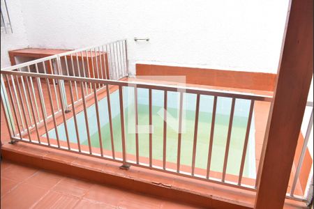 Casa de condomínio para alugar com 120m², 2 quartos e 4 vagasPiscina