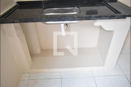 Casa de condomínio para alugar com 120m², 2 quartos e 4 vagasDetalhe da cozinha