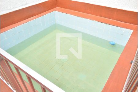 Casa de condomínio para alugar com 120m², 2 quartos e 4 vagasPiscina