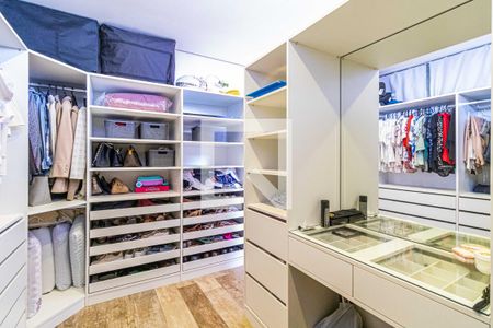 Apartamento à venda com 176m², 4 quartos e 2 vagasSuite superior - Closet