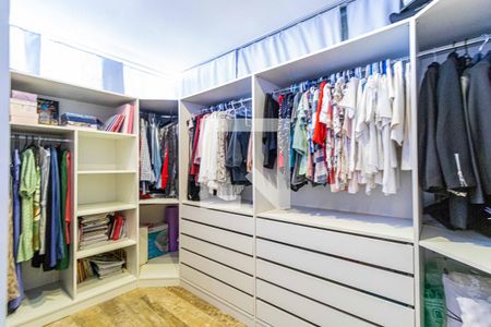 Apartamento à venda com 176m², 4 quartos e 2 vagasSuite superior - Closet