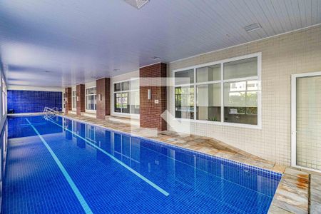 Apartamento à venda com 176m², 4 quartos e 2 vagasÁrea comum - Piscina coberta