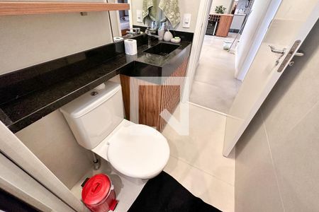 Apartamento à venda com 83m², 2 quartos e 1 vagaBanheiro Social