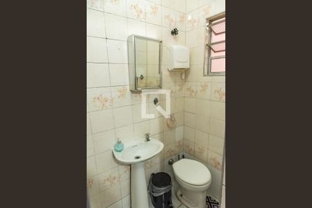 Casa à venda com 180m², 3 quartos e 1 vagaBanheiro 2