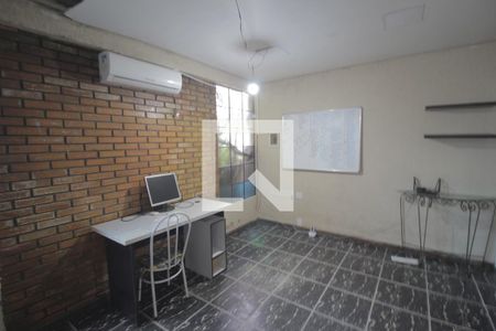 Casa à venda com 278m², 5 quartos e 5 vagasEscritório