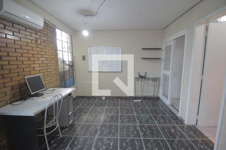 Casa à venda com 278m², 5 quartos e 5 vagasEscritório