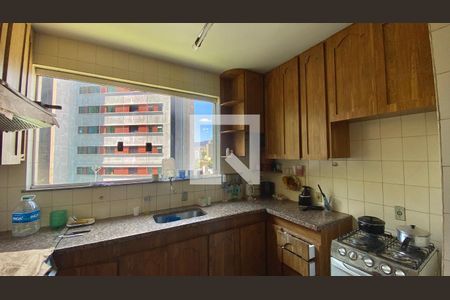 Casa à venda com 361m², 4 quartos e 2 vagasCozinha