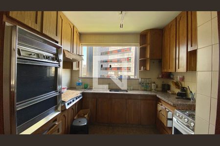 Casa à venda com 361m², 4 quartos e 2 vagasCozinha