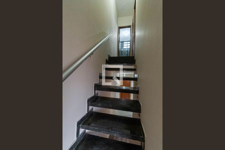 Escada de casa de condomínio à venda com 2 quartos, 50m² em Palmares, Belo Horizonte