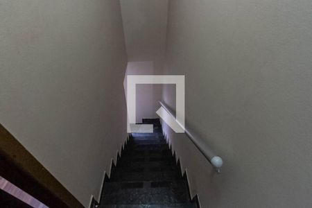 Escada de casa de condomínio à venda com 2 quartos, 50m² em Palmares, Belo Horizonte