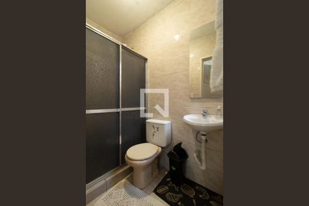 Banheiro de apartamento à venda com 1 quarto, 39m² em Vila Nova, Porto Alegre