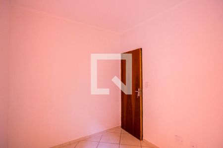 Quarto 2 de casa para alugar com 2 quartos, 80m² em Jardim do Estádio, Santo André