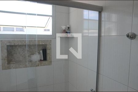 Casa à venda com 200m², 3 quartos e 6 vagasBanheiro da Suíte 2