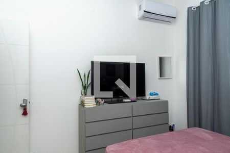 Apartamento à venda com 80m², 3 quartos e 1 vagaQuarto 2 - Armários