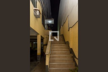 Apartamento à venda com 80m², 3 quartos e 1 vagaÁrea de Comum - Entrada do bloco