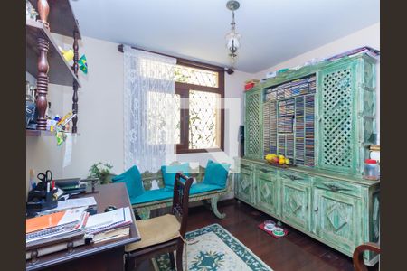 Casa à venda com 374m², 5 quartos e 4 vagasQuarto 1