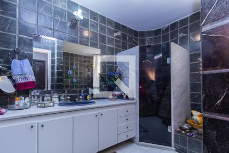 Casa à venda com 374m², 5 quartos e 4 vagasBanheiro