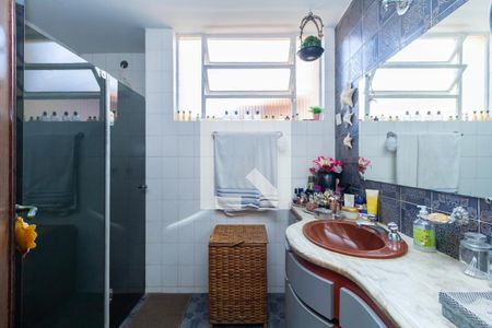 Casa à venda com 374m², 5 quartos e 4 vagasBanheiro