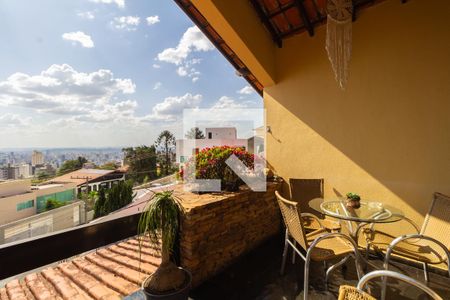 Casa à venda com 374m², 5 quartos e 4 vagasvaranda