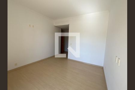 Casa à venda com 348m², 3 quartos e 3 vagasSuíte