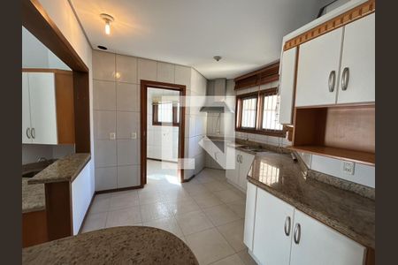 Casa à venda com 348m², 3 quartos e 3 vagasCozinha