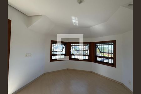 Casa à venda com 348m², 3 quartos e 3 vagasEscritório