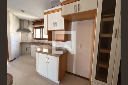 Casa à venda com 348m², 3 quartos e 3 vagasCozinha