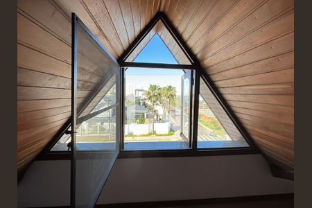 Casa à venda com 348m², 3 quartos e 3 vagasSótão