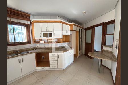 Casa à venda com 348m², 3 quartos e 3 vagasCozinha