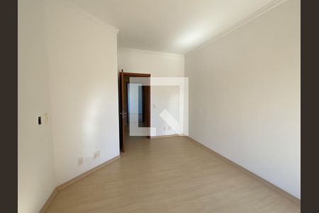 Casa à venda com 348m², 3 quartos e 3 vagasQuarto 2
