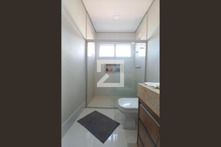 Casa de condomínio à venda com 309m², 4 quartos e 4 vagasBanheiro da Suíte 1