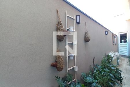 Casa de condomínio à venda com 309m², 4 quartos e 4 vagasCorredor Lateral Direito