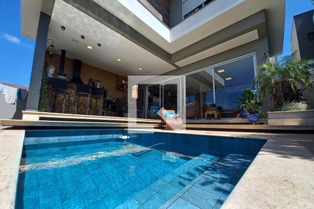 Casa de condomínio à venda com 309m², 4 quartos e 4 vagasÁrea comum - Piscina