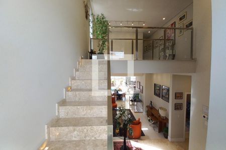 Casa de condomínio à venda com 309m², 4 quartos e 4 vagasEscada