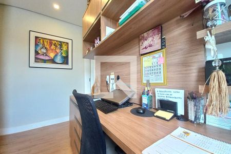 Casa de condomínio à venda com 309m², 4 quartos e 4 vagasEscritório