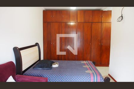 Casa à venda com 178m², 3 quartos e 2 vagasSuíte