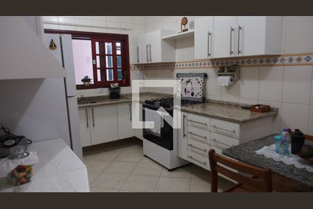 Casa à venda com 178m², 3 quartos e 2 vagasCozinha