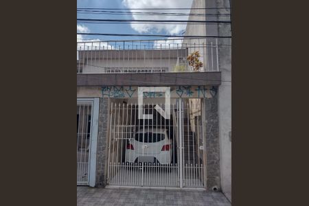 Casa para alugar com 150m², 2 quartos e 1 vaga Casa para alugar com 150m², 2 quartos e 1 vagaFachada