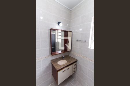 Casa para alugar com 150m², 2 quartos e 1 vaga Casa para alugar com 150m², 2 quartos e 1 vagaBanheiro